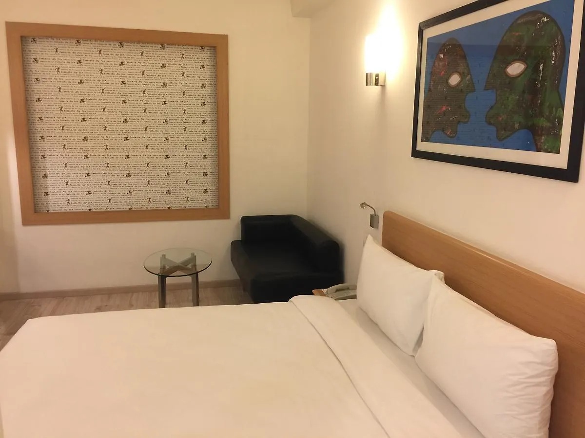 *** Hotel Red Fox By Lemon Tree Hotels, Sector 60, Gurugram Gurgáon Indie